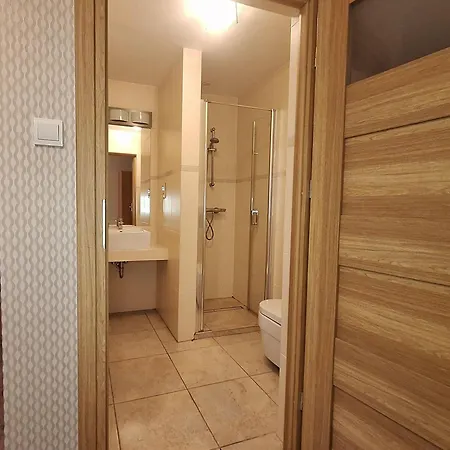 Bed & Breakfast Dworek Lesny