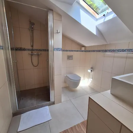 Dworek Lesny Bed & Breakfast *