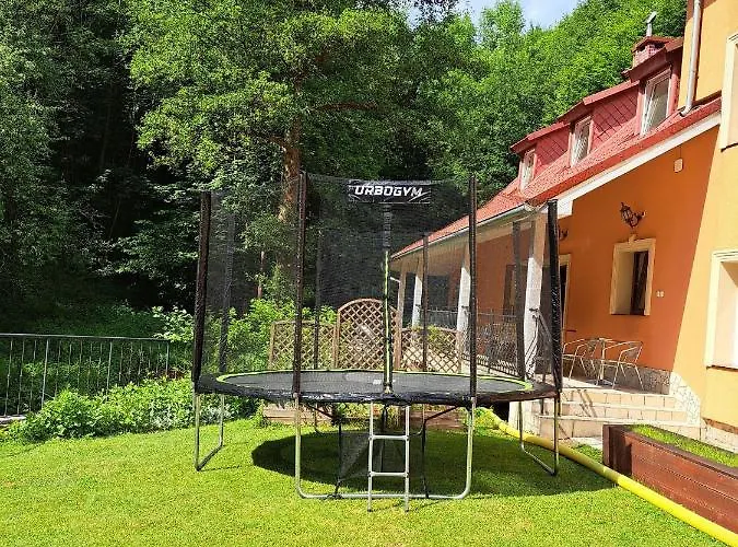 Bed & Breakfast Dworek Lesny